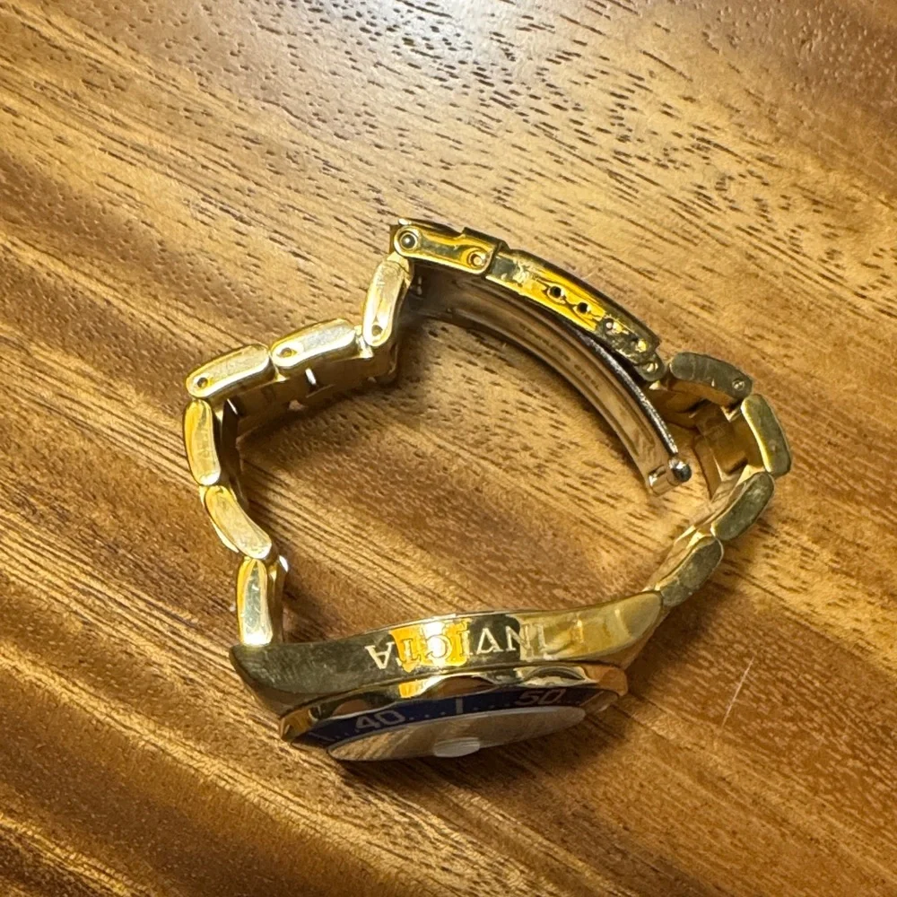 Invicta Gold and Blue Men's Watch - Picture 5 of 6